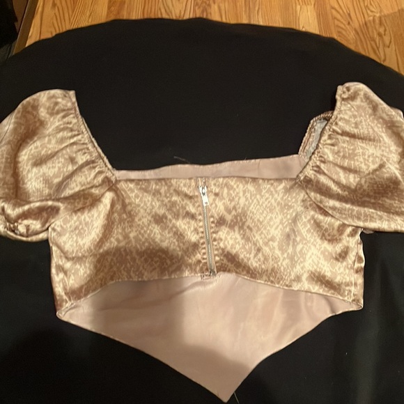 Crop top like golden Brown V SMALL stretch sleeves EUC-like brand new, zip back - Picture 4 of 5